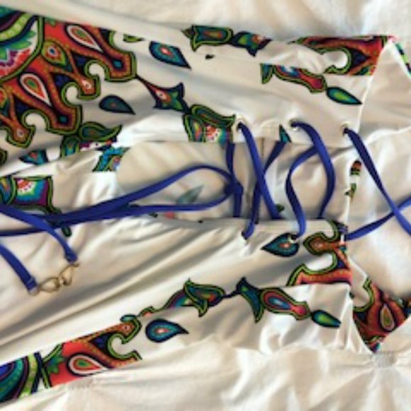 Gorgeous long dress! Never worn - Picture 3 of 3